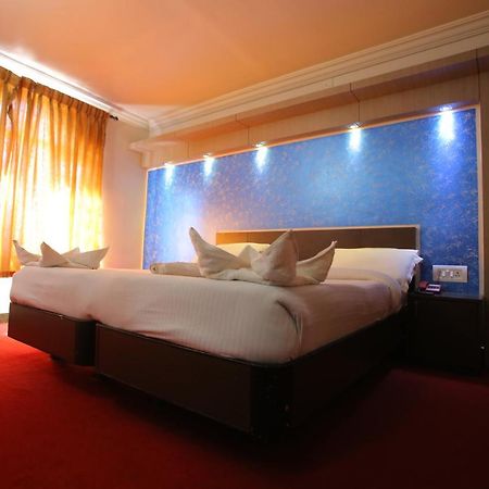 Hotel City Palace Ooty Buitenkant foto