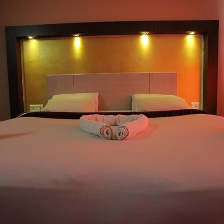 Hotel City Palace Ooty Buitenkant foto