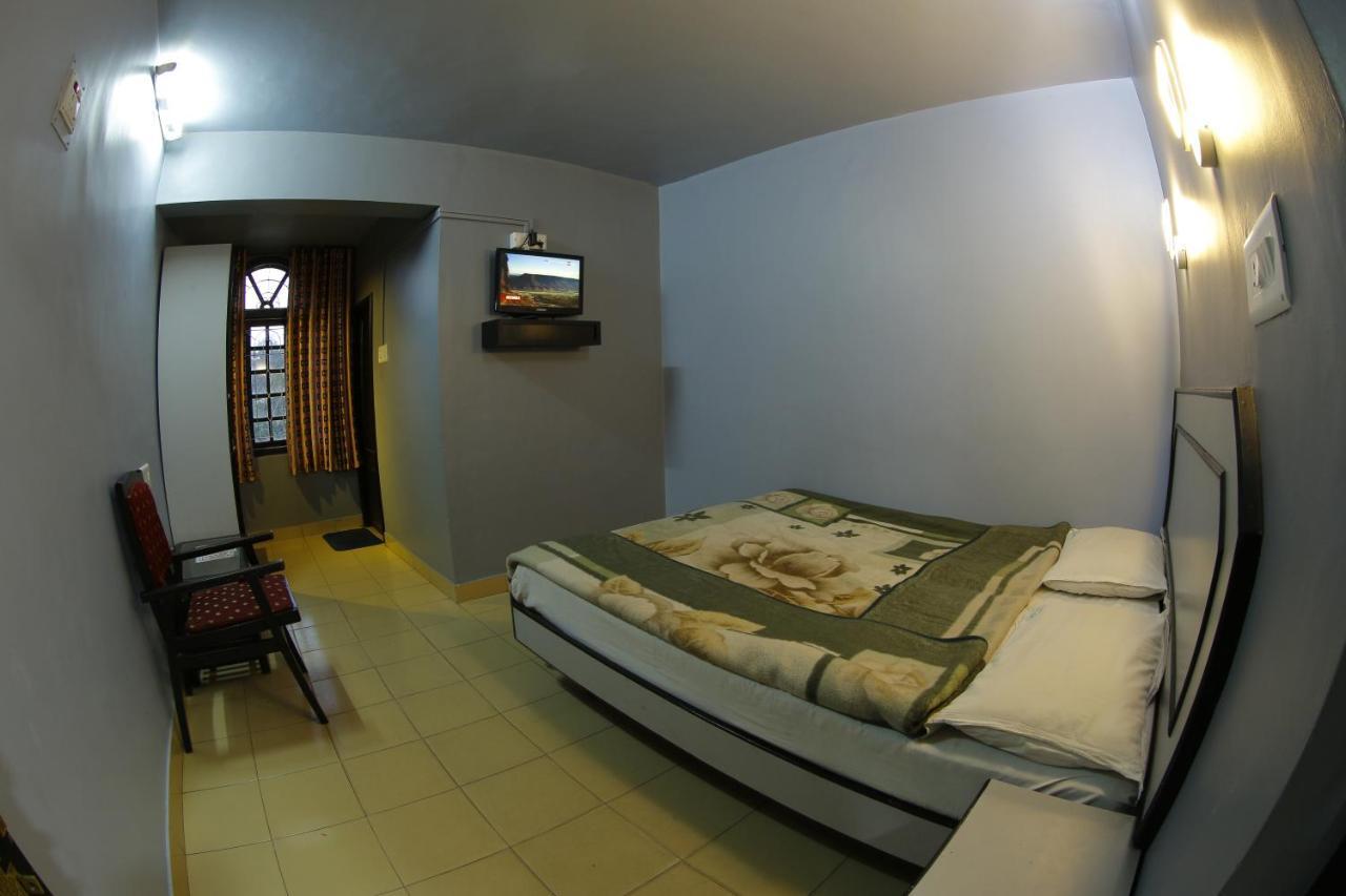 Hotel City Palace Ooty Buitenkant foto