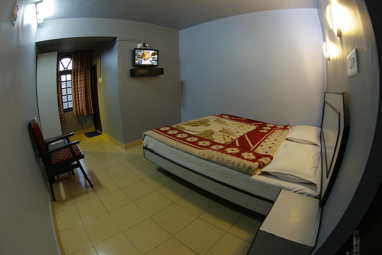Hotel City Palace Ooty Buitenkant foto