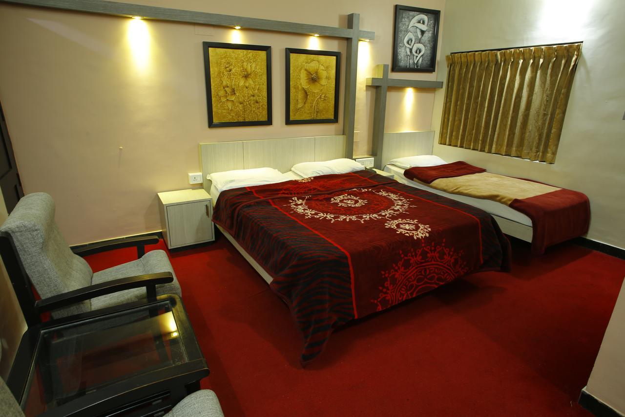 Hotel City Palace Ooty Buitenkant foto