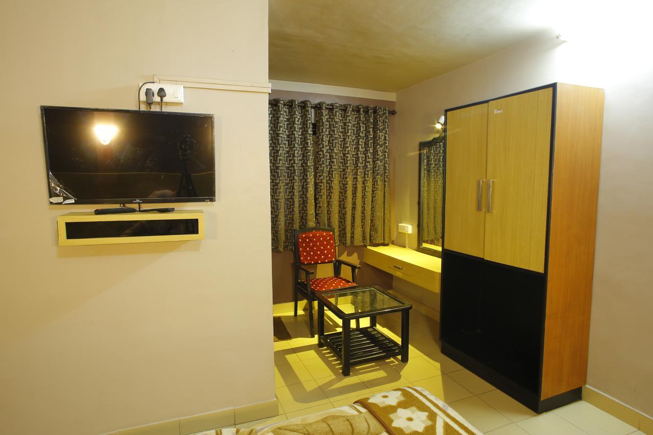Hotel City Palace Ooty Buitenkant foto