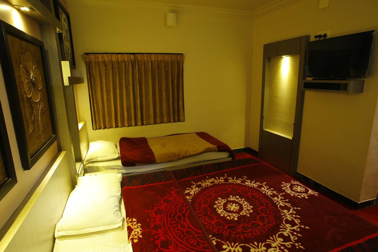 Hotel City Palace Ooty Buitenkant foto