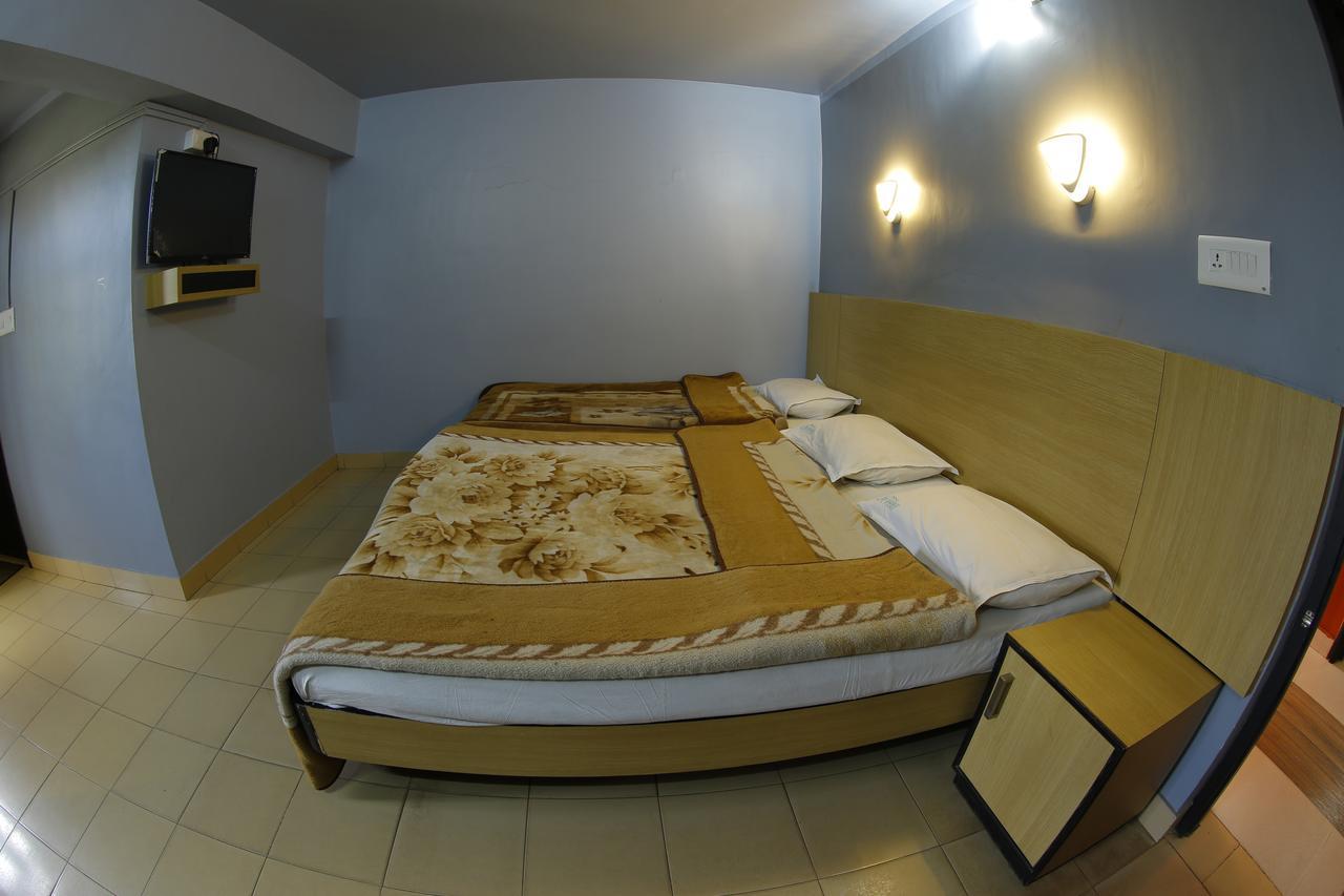 Hotel City Palace Ooty Buitenkant foto