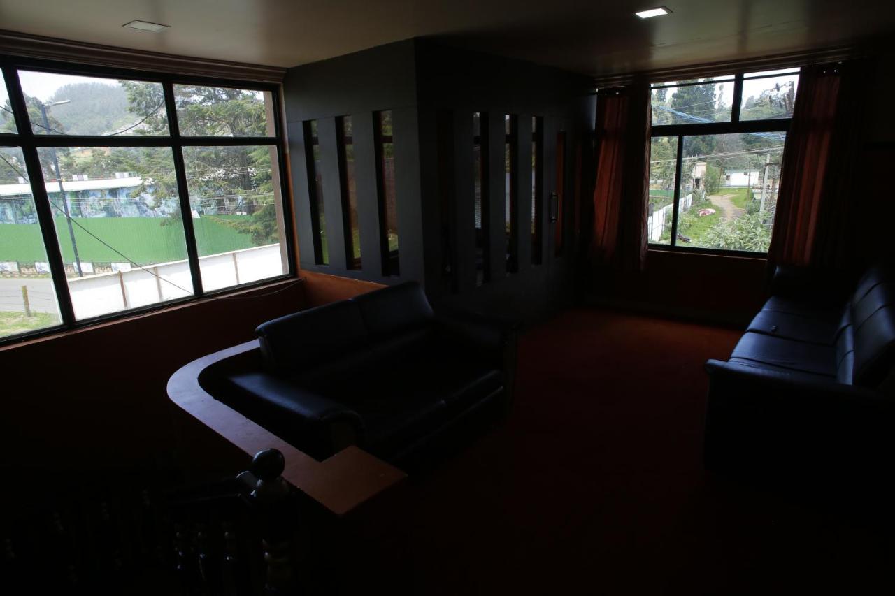 Hotel City Palace Ooty Buitenkant foto